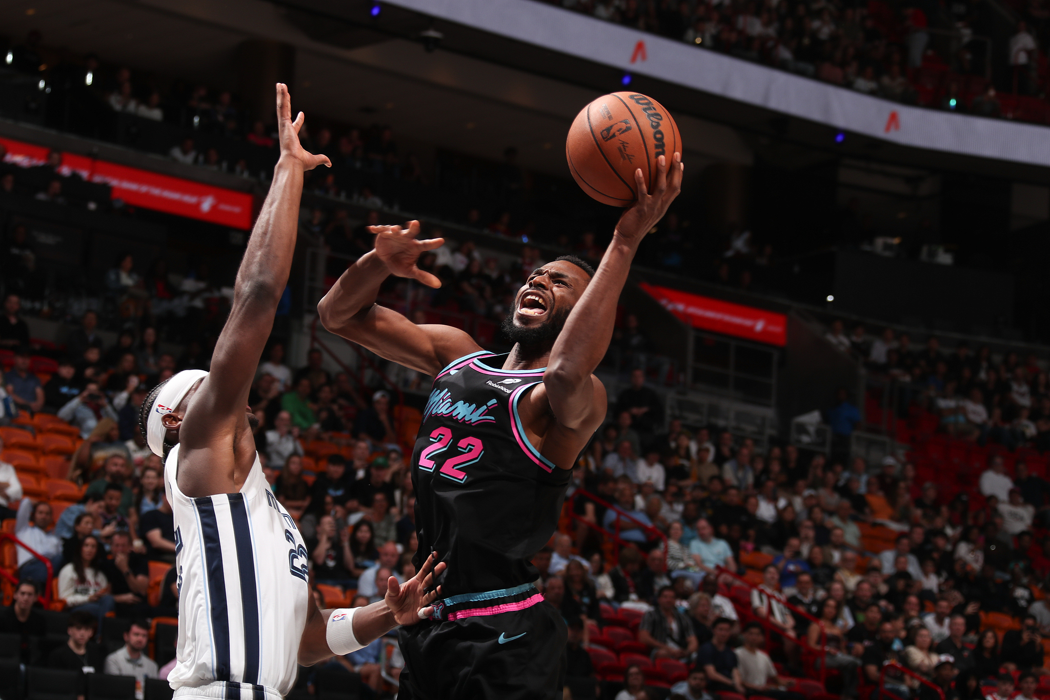 500万网彩票电脑版-维金斯28+7生涯里程碑 热火主场轻取灰熊取得三连胜