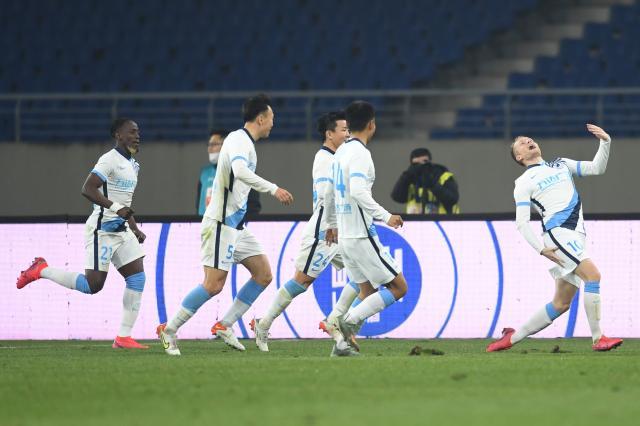 【中超】博阿滕拉尔森先后破门 大连人2比1逆转青岛